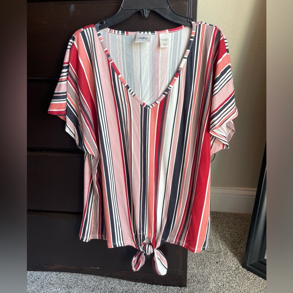 Size small tie front striped top from The Buckle.
